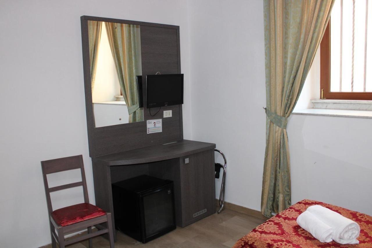 Hotel Center 2 Рим Экстерьер фото